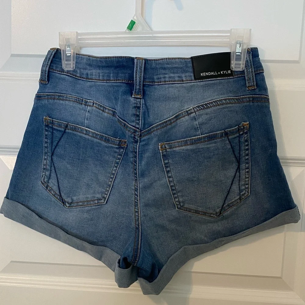 Kendall + Kylie The Icon Cuffed Jean Shorts Size 7/28 - Picture 4 of 9